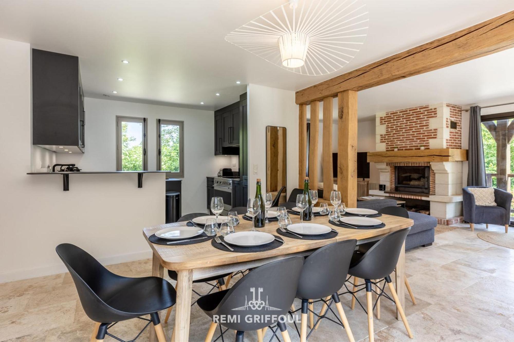 Eva - Magnificent With Garden - 10 Pax Villa *